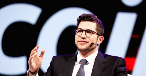 Trump’s Commerce Secretary Loves Tariffs. His Former Investment Bank Is Taking Bets Against Them