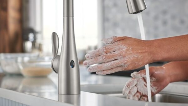 Smart kitchen faucet skeptic? These 8 picks totally won me over — Gadget Flow