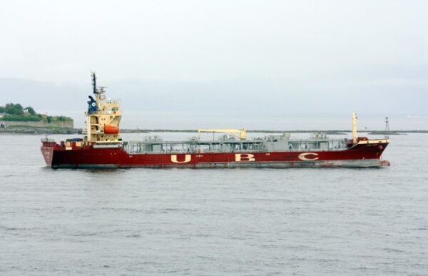 Meet the cement transport ship that makes cement ingredients while sailing