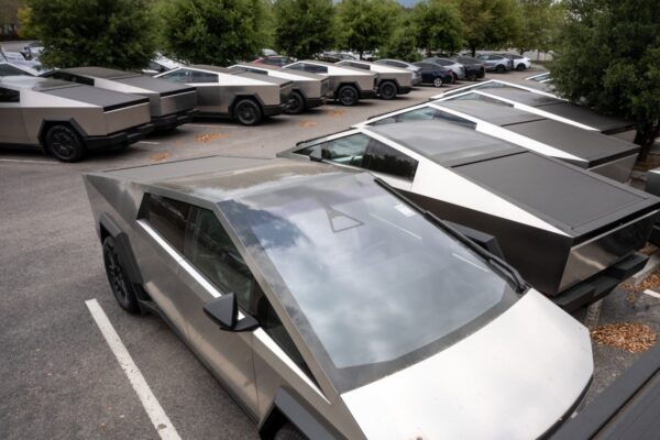GMC Hummer EV outsold the Tesla Cybertruck last quarter