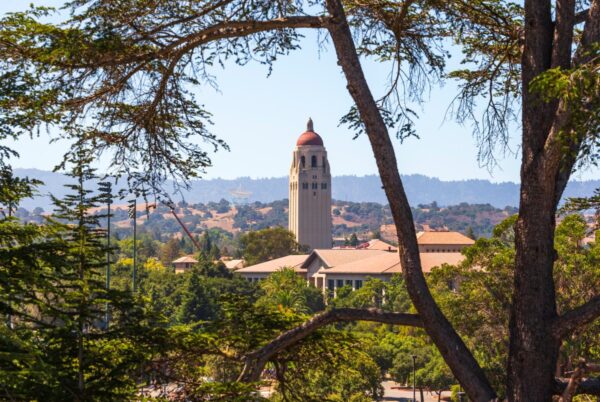 Stanford sticks with legacy admissions