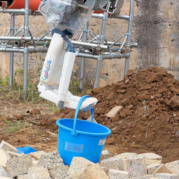 Japan’s Disaster-Busting Breakthrough Consists of a Massive AI-Powered Robot Hand