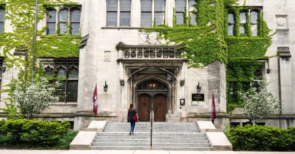 Nuclear Experts Say Mixing AI and Nuclear Weapons Is Inevitable