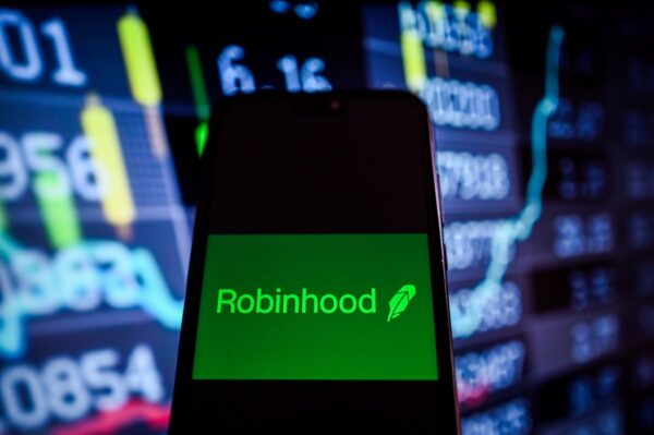 Robinhood plans to launch a startups fund open to all retail investors 
