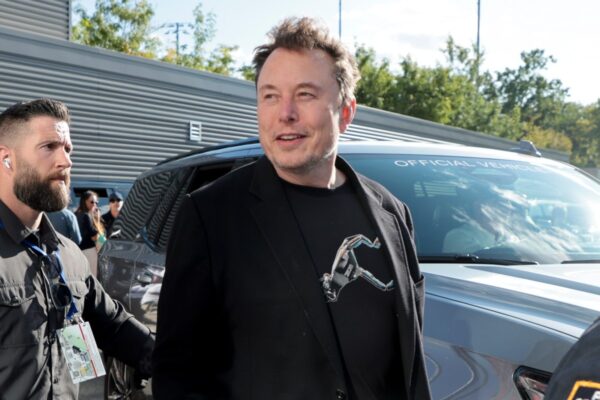 Tesla proposes new pay package for Elon Musk worth up to $1T