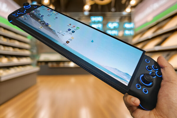Building an Ultrawide Handheld Gaming PC That Doesn’t Exist is Harder Than You Think