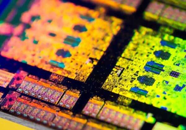 Aiming for Atoms: The Art of Making Chips Smaller
