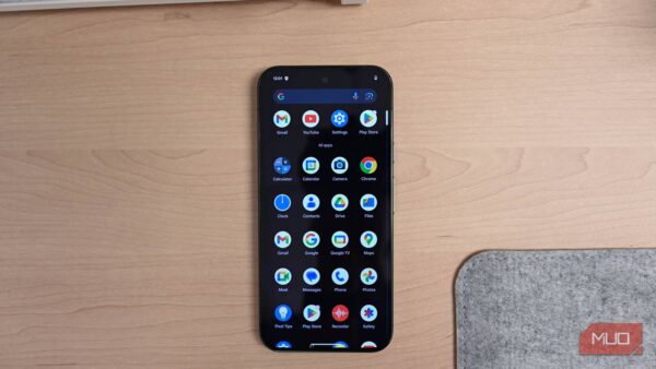 These 5 pre-installed Android apps just slow your phone down