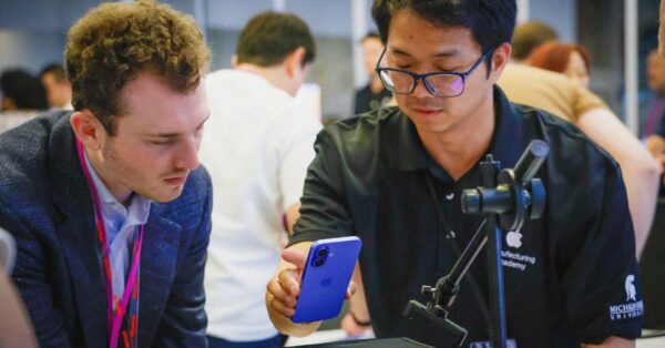 Apple Engineers Are Inspecting Bacon Packaging to Help Level Up US Manufacturers
