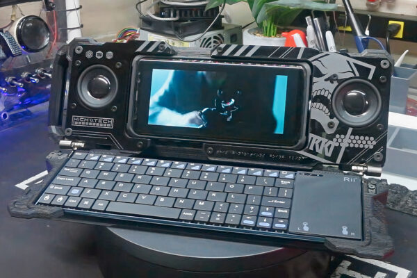 Custom-Built Cyberdeck Repurposes Smartphone as a Portable Powerhouse