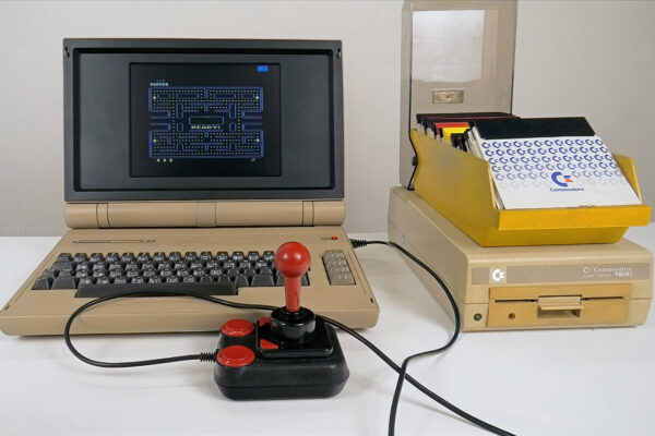 Up-Close Look at a Custom Portable Commodore 64 That Feels Like It Slipped Through Time