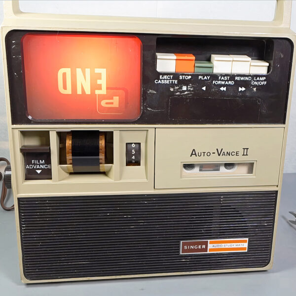 Singer’s Briefcase-Like Audio Study Mate is a Forgotten Multimedia Marvel from the 1970s