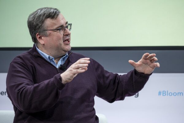 Reid Hoffman urges Silicon Valley leaders to stop bending the knee to President Trump
