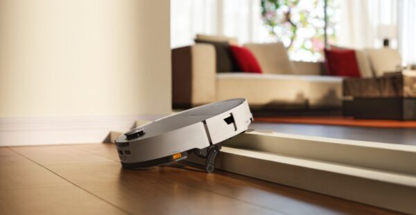 Roborock’s new Saros 20 robot vacuum cleaners got a climbing upgrade