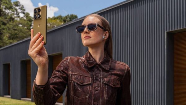 Motorola’s new flagship phone looks amazing, but it has one glaring issue