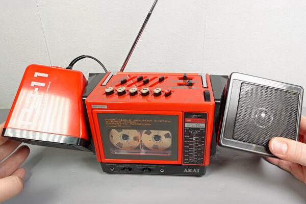 Fascinating Look Back at the Akai PJ-11, an Innovative Mini Stereo with Rotating Speakers from 1984