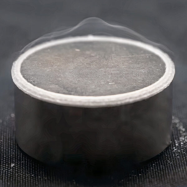 Chasing the Blue as One Maker Attempts to Create Liquid Oxygen at Home