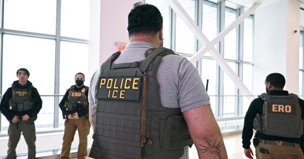 ICE Agents Frustrate Airport Workers as Shutdown Drags On