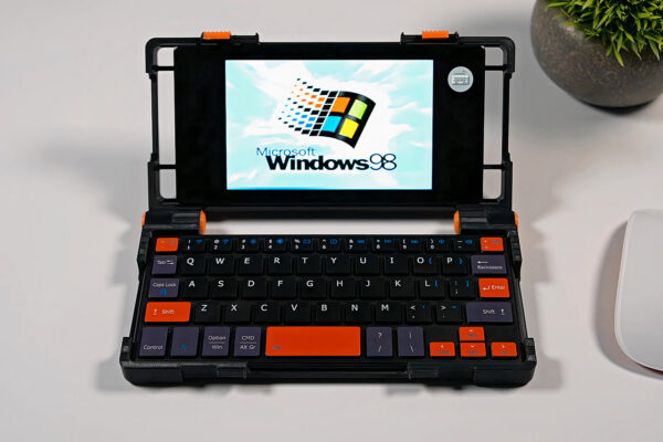 One 3D Printed Case Turns a Cheap Razer Tablet Into the Ultimate Pocket Cyberdeck