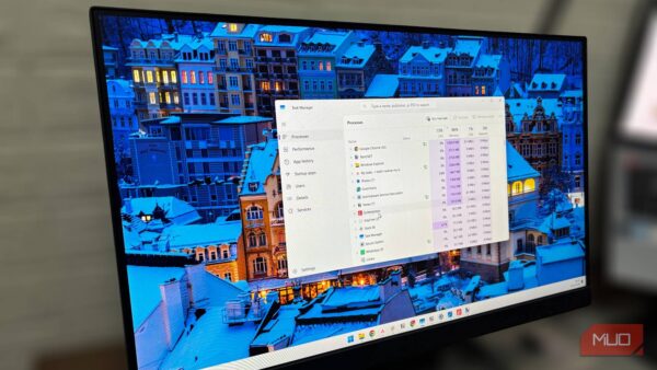 I wish I’d used this free tool to debloat Windows 11 sooner