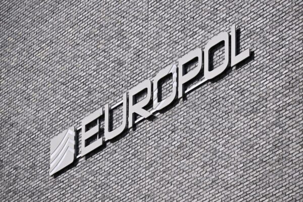 European police email 75,000 people asking them to stop DDoS attacks