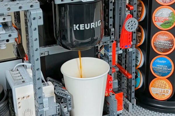 This LEGO Coffee Factory Responds to Smartphone Orders with Perfect Timing