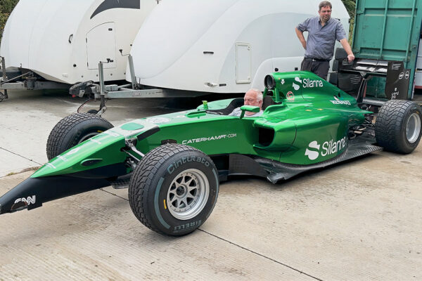 Racing Fan Builds Working Formula 1 Car in Garage