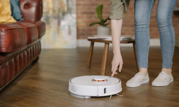 best robot vacuums without Wi-Fi for apartments vs multi-story homes