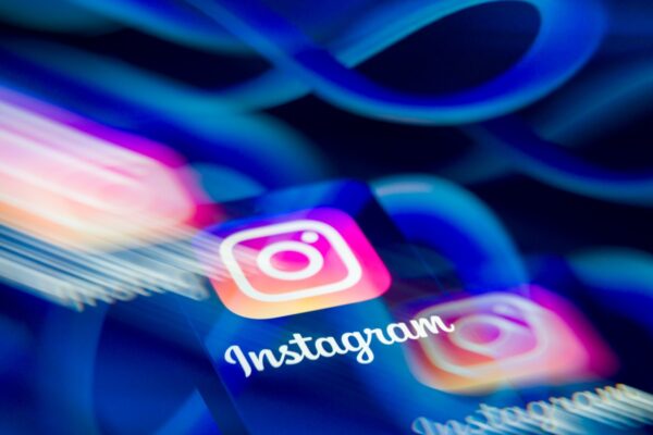 How to turn of Instagram’s new Instants feature and retract photos you accidentally shared